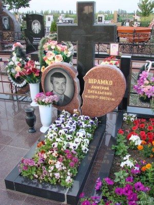Креативный памятник 22 Сердце — ritualum.ru